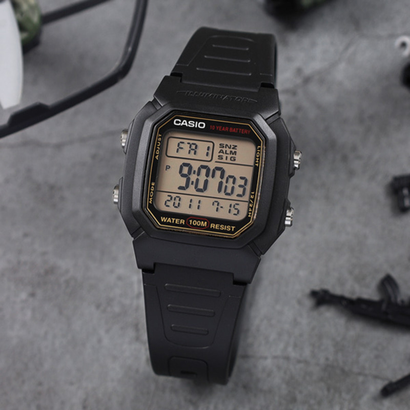 카시오 군인 남성 우레탄 시계. W-800HG-9A